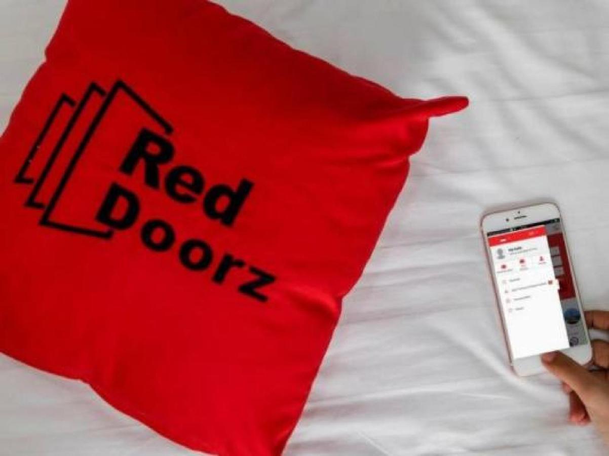 Reddoorz Plus @ Paal 2 Манадо Экстерьер фото